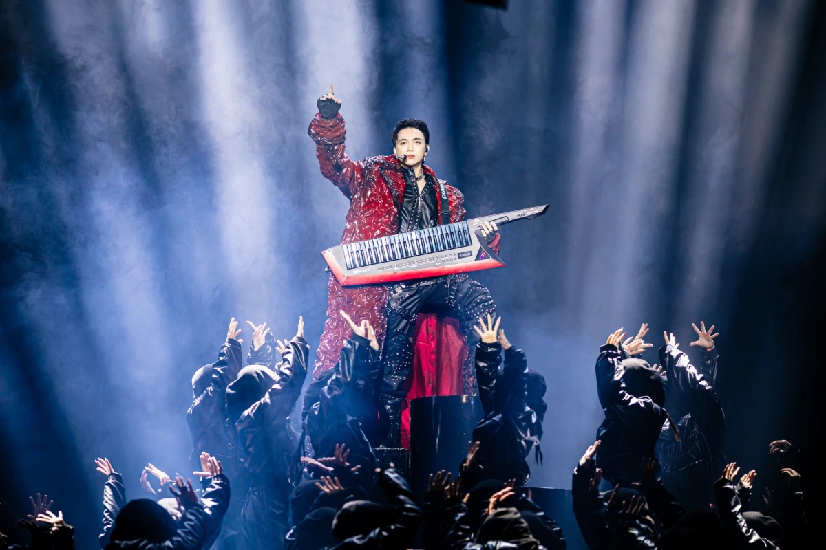 Live-concert được dàn dựng lớp lang, có cao trào và sâu lắng thông qua những phong cách âm nhạc khác nhau, đại diện cho hình ảnh nghệ sĩ SOOBIN trên từng chặng hành trình nghệ thuật.