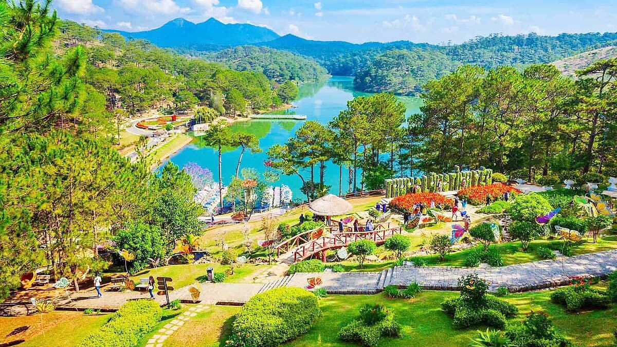 Sau sáp nhập, tỉnh Lâm Đồng mới hình thành từ 3 tỉnh: Lâm Đồng, Đăk Nông, Bình Thuận trở thành tỉnh rộng nhất cả nước với tài nguyên du lịch đa dạng, phong phú từ núi rừng đến biển đảo.