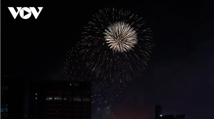 ·  At Ben Duoc Memorial in Cu Chi: the city’s second high-altitude launch site with 500 fireworks, 30 low-altitude racks, and one pyrotechnic setup