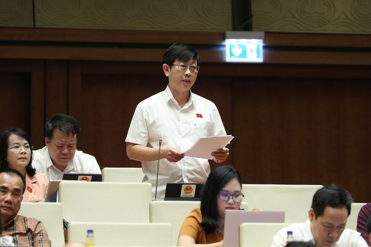 Đại biểu Nguyễn Hữu Thông (Bình Thuận)