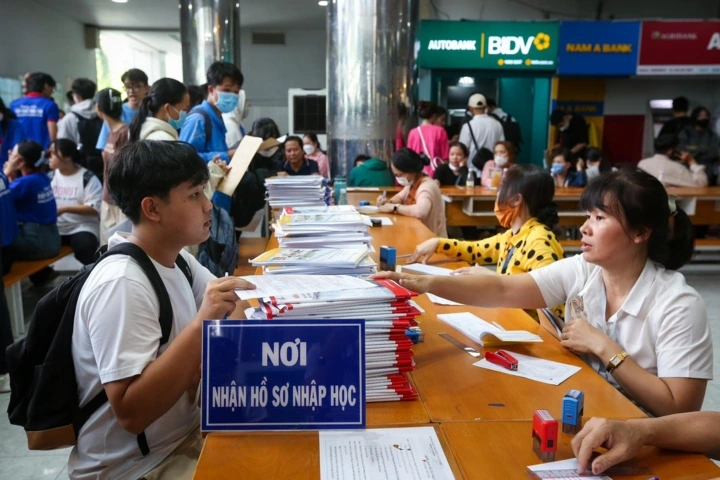 Nhiều trường đại học kinh tế thông báo mức học phí năm học 2025 - 2026. (Ảnh minh họa)