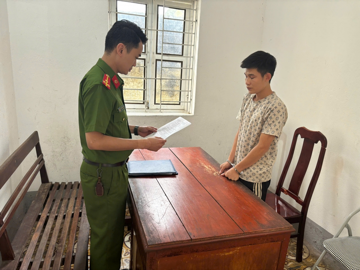 Đối tượng Phương Văn Thế tại cơ quan Công an. (Ảnh: Cơ quan công an cung cấp)