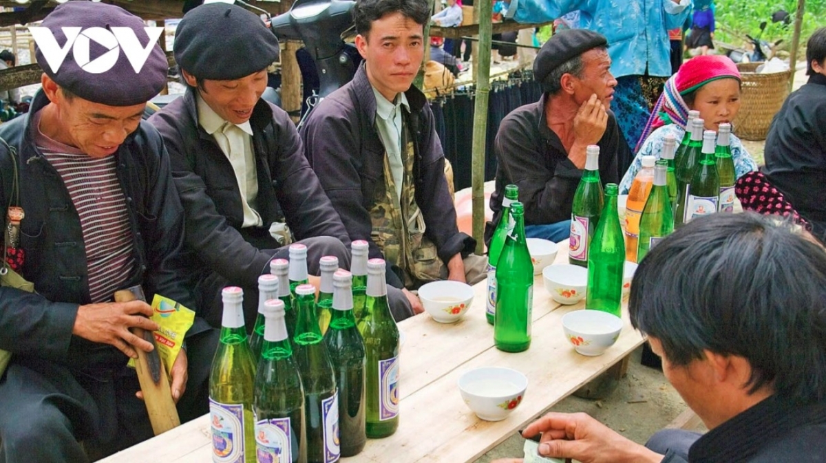 For highlanders, going to the market is about more than shopping, it’s also about connecting and catching up with friends.