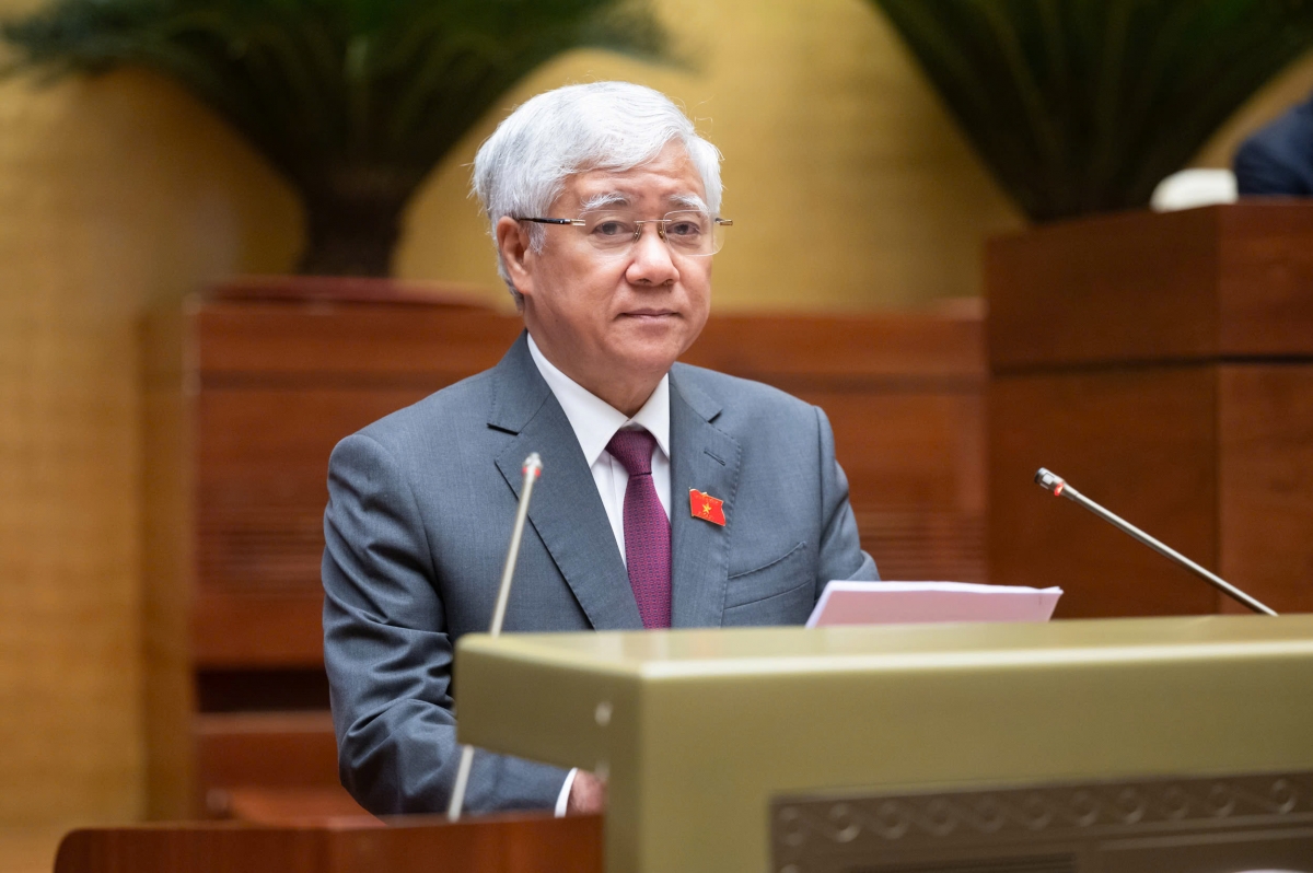 Chủ tịch Ủy ban Trung ương Mặt trận Tổ quốc Việt Nam Đỗ Văn Chiến đã báo cáo một số nội dung chủ yếu tổng hợp ý kiến, kiến nghị của cử tri và nhân dân gửi đến Kỳ họp thứ 9, Quốc hội khóa XV. (Ảnh: Media Quốc hội)