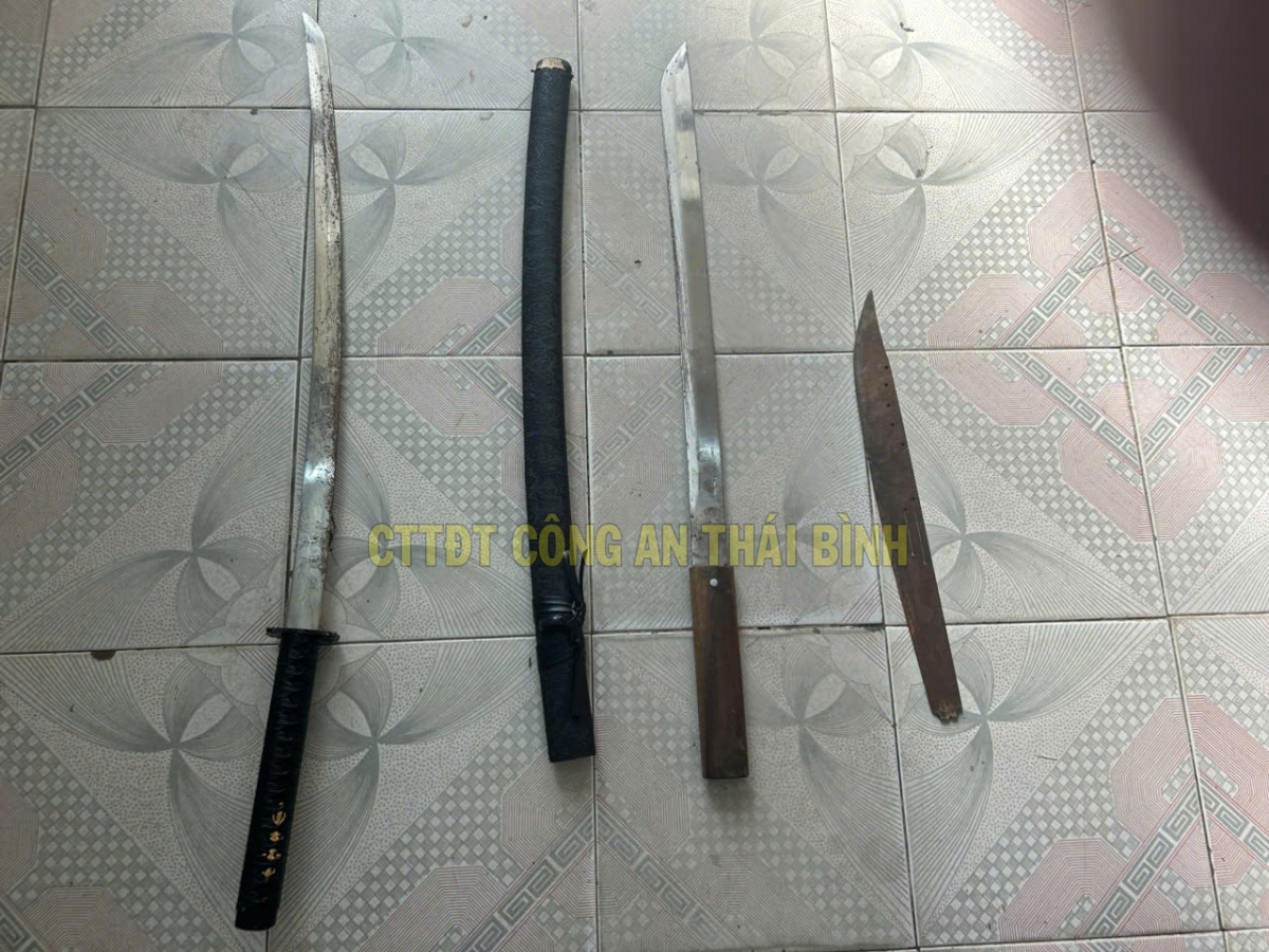 Hung khí các đối tượng mang theo (Ảnh: Công an tỉnh Thái Bình).