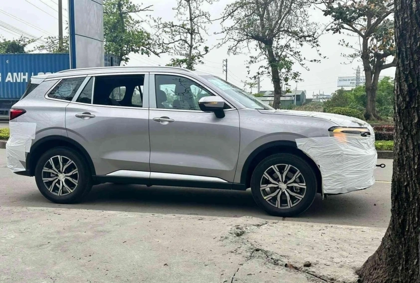 Ford Territory phiên bản nâng cấp xuất hiện trên đường phố thời gian gần đây. (Ảnh: KT)