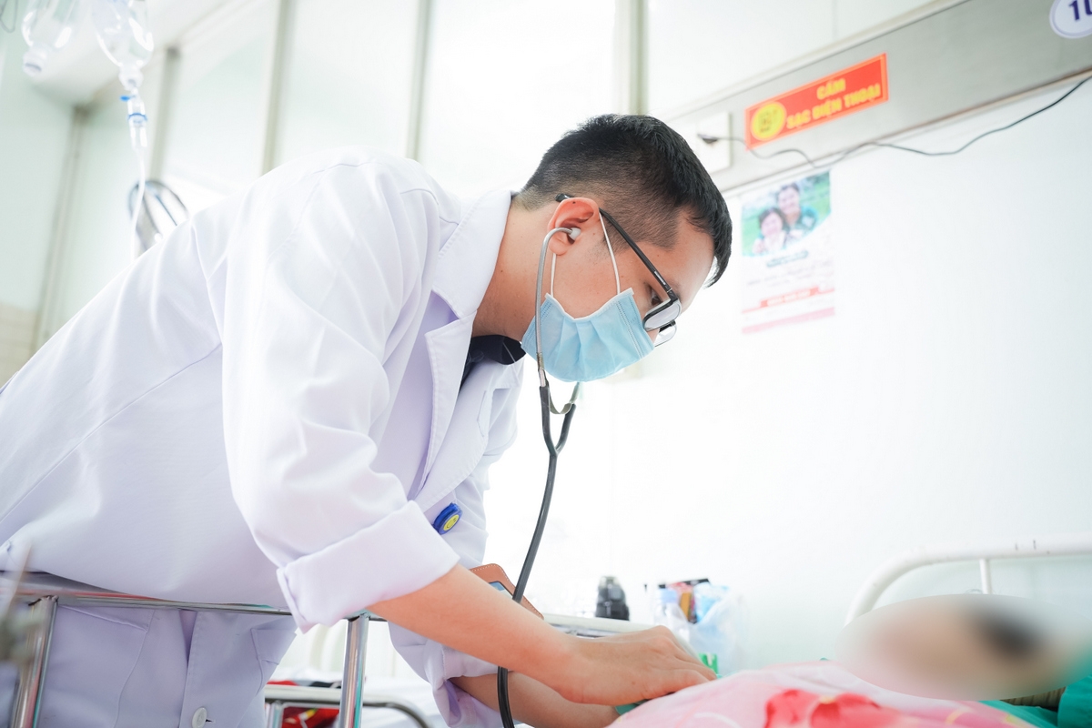 Hiện các bệnh nhân vẫn đang theo dõi sát, đặc biệt là người phụ nữ 66 tuổi bị đa chấn thương (Ảnh BVCC)