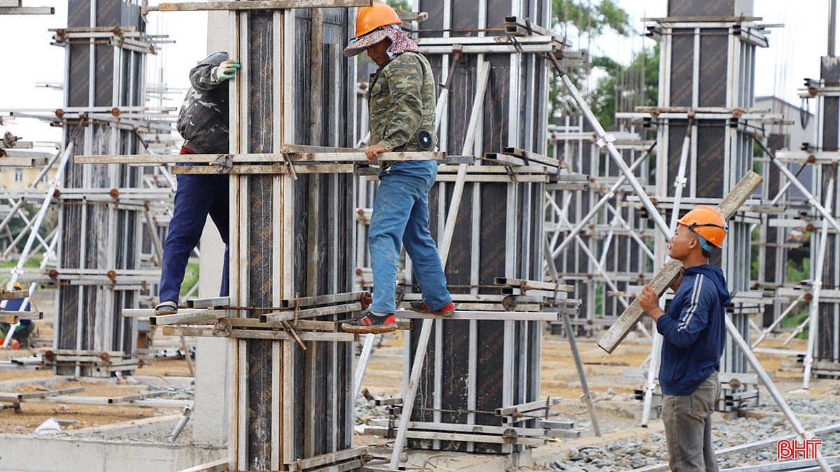 Dự án nâng cấp, cải tạo Bệnh viện Đa khoa huyện Cẩm Xuyên đang được tập trung thi công