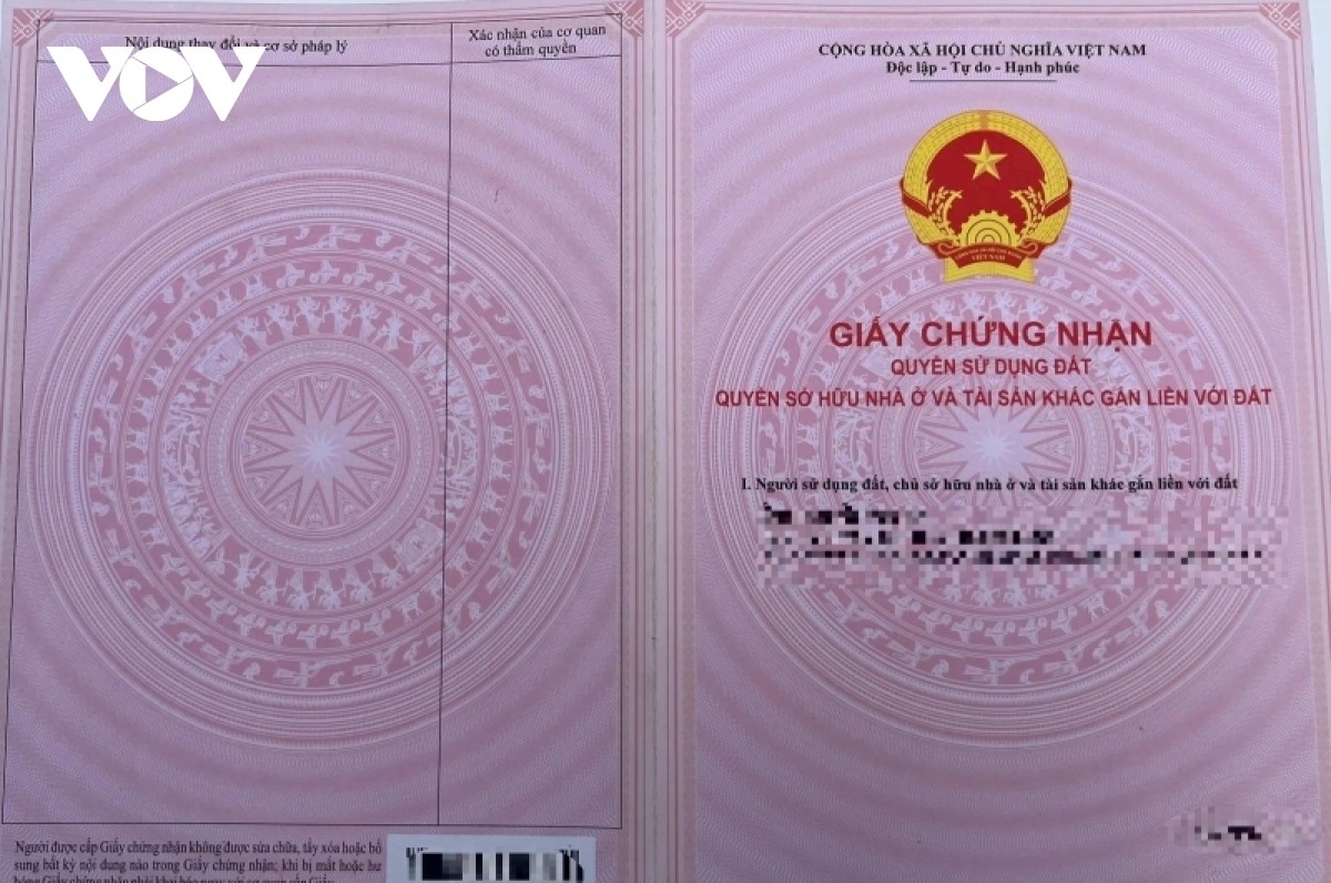 Người dân không bắt buộc phải chỉnh lý các giấy chứng nhận đã cấp như Sổ đỏ khi sáp nhập tỉnh thành, trừ trường hợp người sử dụng đất, chủ sở hữu tài sản gắn liền với đất có nhu cầu hoặc thực hiện đồng thời với thủ tục hành chính về đất đai
