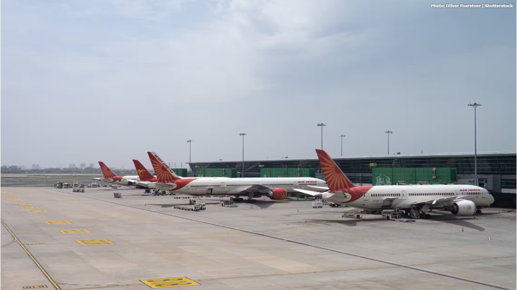 Hàng chục chuyến bay bị hủy tại sân bay quốc tế Indira Gandhi, Ấn Độ. Ảnh: canskyaviation