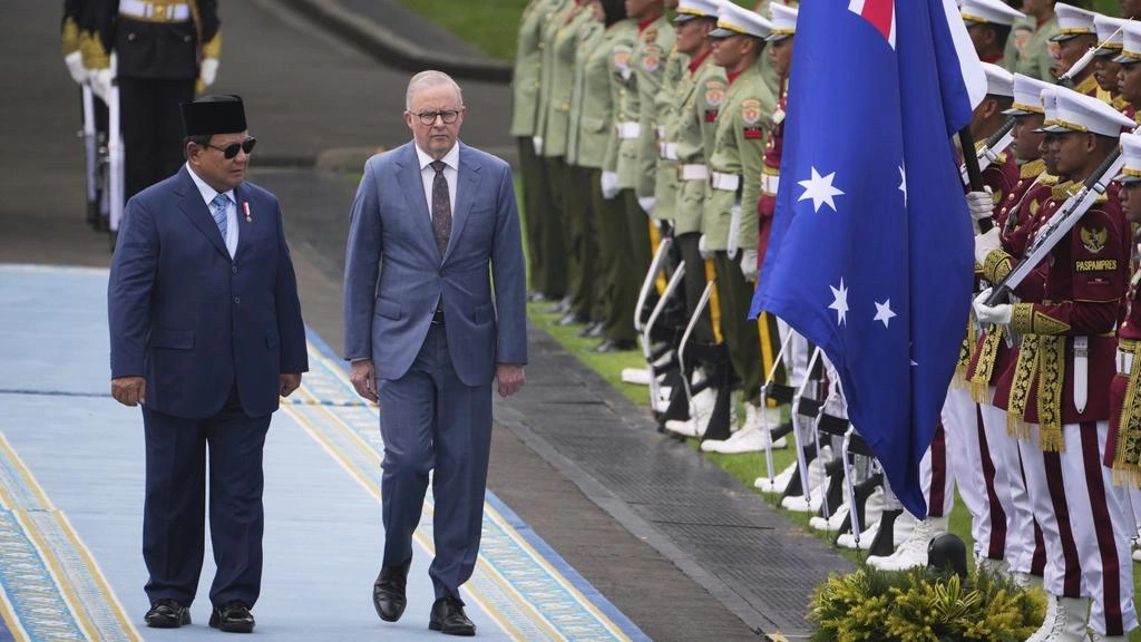 Thủ tướng Australia Anthony Albanese được đón tiếp tại sân bay tối ngày 14/5. Nguồn: ABC