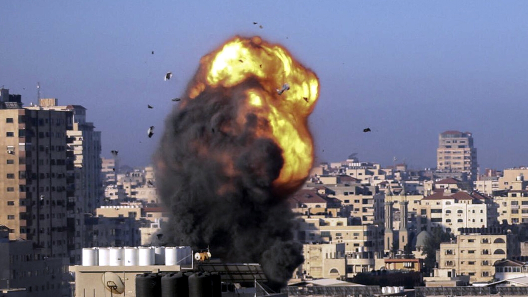 Israel vẫn tiếp tục không kích các mục tiêu mà giới chức quân sự nước này cho là cơ sở hạ tầng của Hezbollah - Ảnh: Arab News