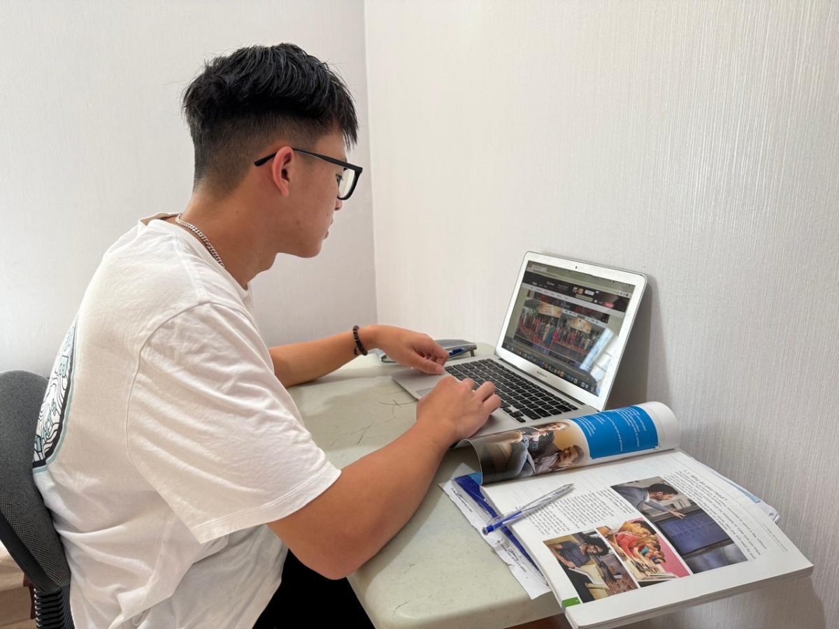 Khuyến khích trẻ sáng tạo và hoàn thành nhiệm vụ theo cách đòi hỏi suy nghĩ và nỗ lực cá nhân.