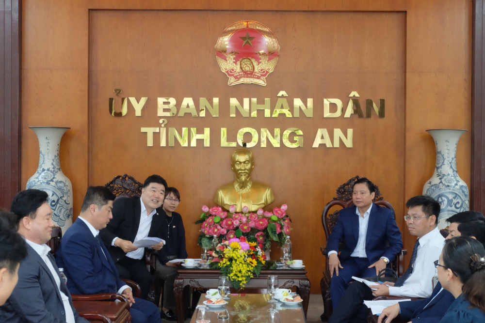 Đoàn Hiệp hội Thương mại và Công nghiệp Hàn Quốc (KOCHAM) làm việc tại tỉnh Long An