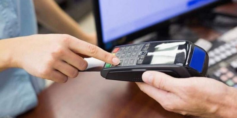 Hộ kinh doanh, cá nhân kinh doanh nộp thuế theo phương pháp khoán đã đăng ký và sử dụng hóa đơn điện tử khởi tạo từ máy tính tiền trước ngày 1/6/2025 thì tiếp tục sử dụng sử dụng hóa đơn khởi tạo từ máy tính tiền đã đăng ký với cơ quan thuế (Ảnh minh họa: KT)