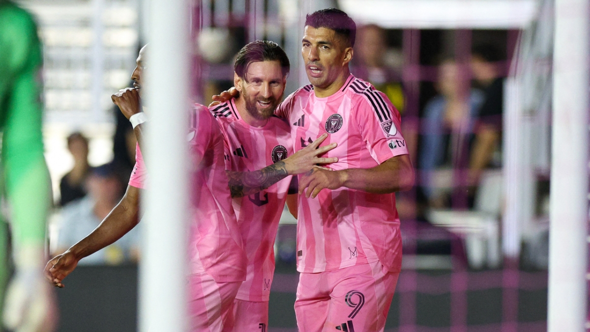Messi lập công giúp Inter Miami giành chiến thắng (Ảnh: Reuters)