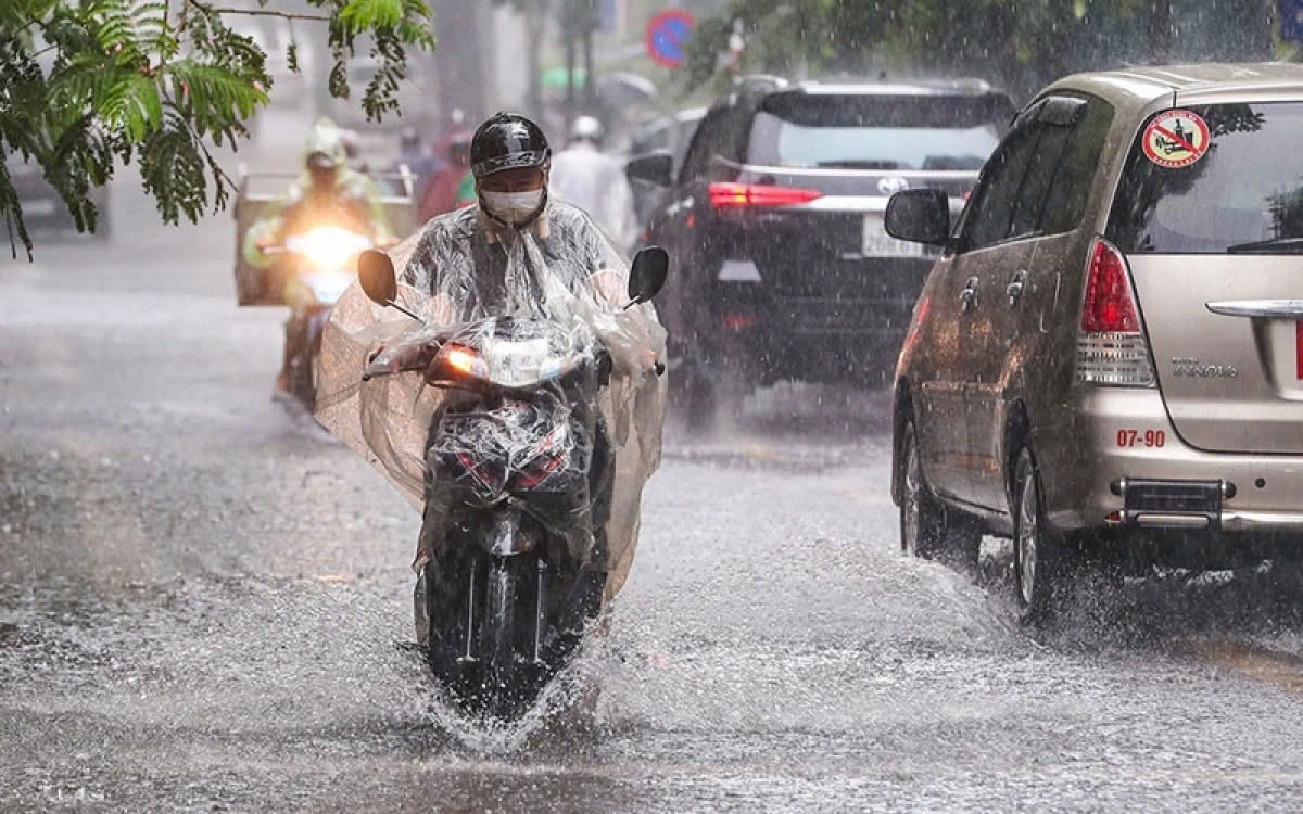 Nhiều khu vực trên cả nước có mưa rào và dông