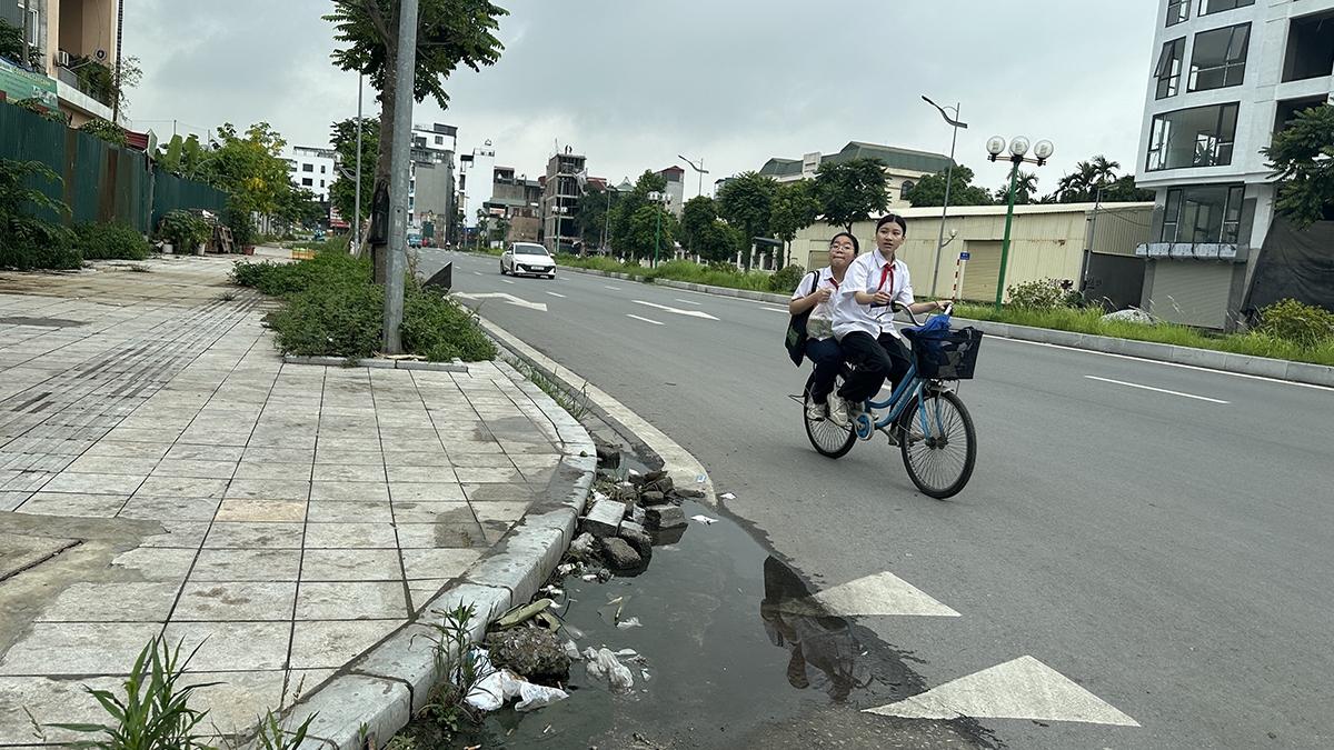 Nhiều đoạn nước tù đọng.