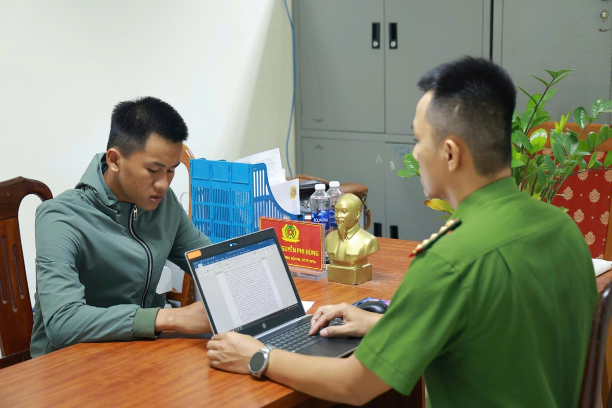 Nguyễn Công Quốc làm việc với công an