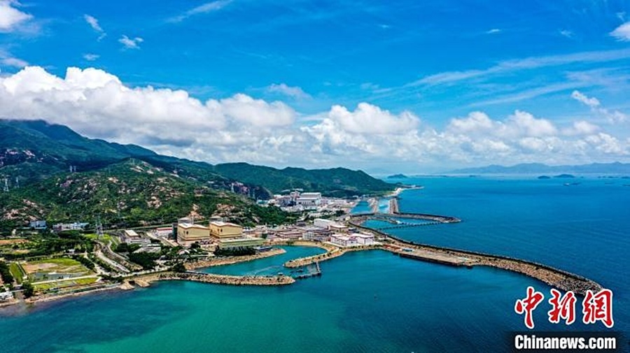 Căn cứ điện hạt nhân vịnh Đại Á Thâm Quyến, Quảng Đông. Đây là nhà máy điện hạt nhân thương mại quy mô lớn đầu tiên ở Trung Quốc. Ảnh: Chinanews.