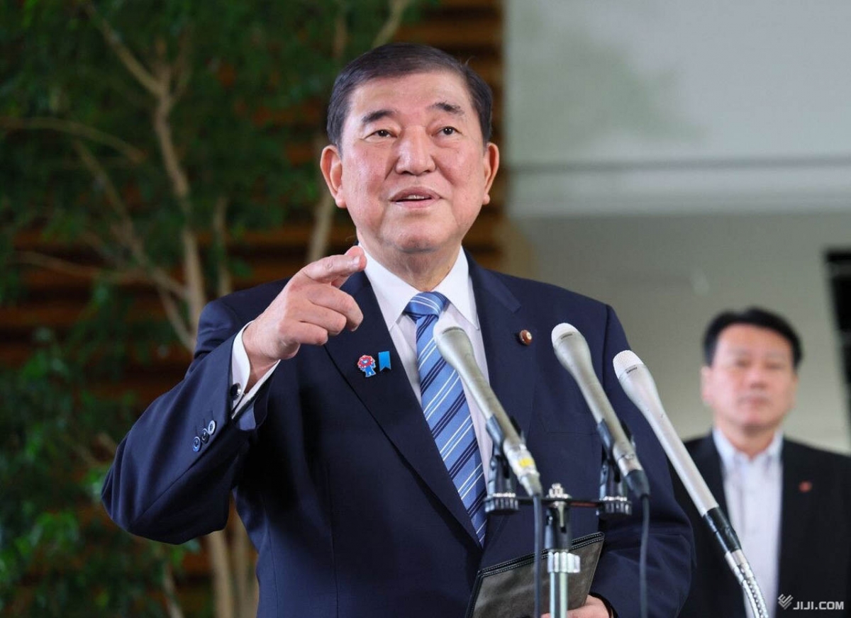 Thủ tướng Ishiba Shigeru tổ chức họp báo sau cuộc điện đàm với Tổng thống Donald Trump - Ảnh: Jiji Press