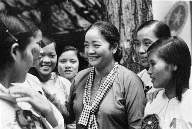 Nữ tướng Nguyễn Thị Định- người sáng lập, lãnh đạo phong trào đấu tranh của " Đội quân tóc dài".