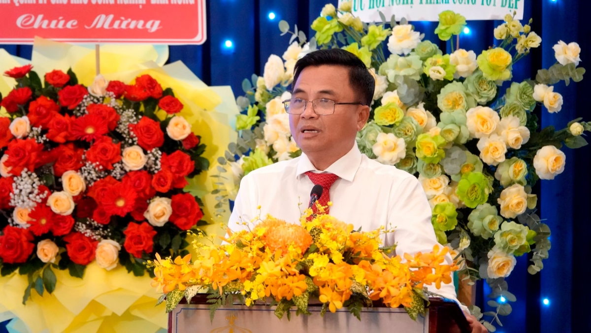 Ông Phan Dương Cường, Trưởng Ban quản lý các khu công nghiệp tỉnh phát biểu khai mạc hội nghị.
(Ảnh: Ngọc Lân)