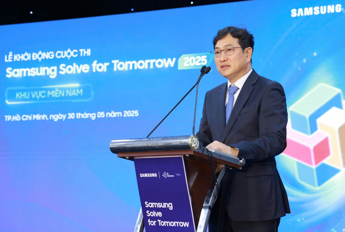 Ông Kim Yong Sup - Phó Tổng giám đốc Samsung Việt Nam phát biểu tại sự kiện