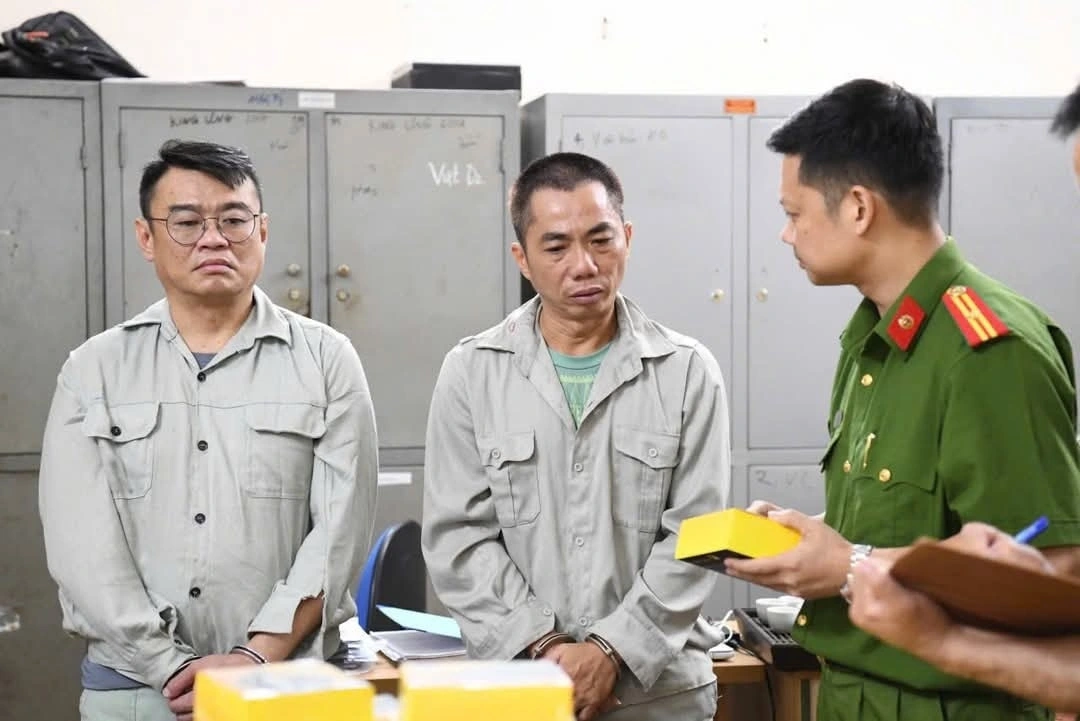 Các đối tượng tổ chức kinh doanh các sản phẩm theo hình thức đa cấp theo “mô hình nhị phân”. Ảnh Công an tỉnh Phú Thọ.