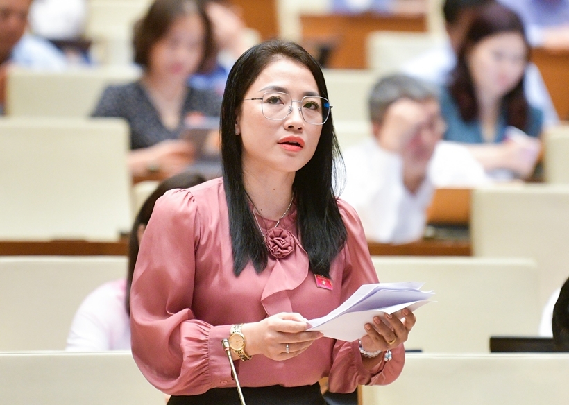 Đại biểu Trần Khánh Thu (đoàn Thái Bình) phát biểu.