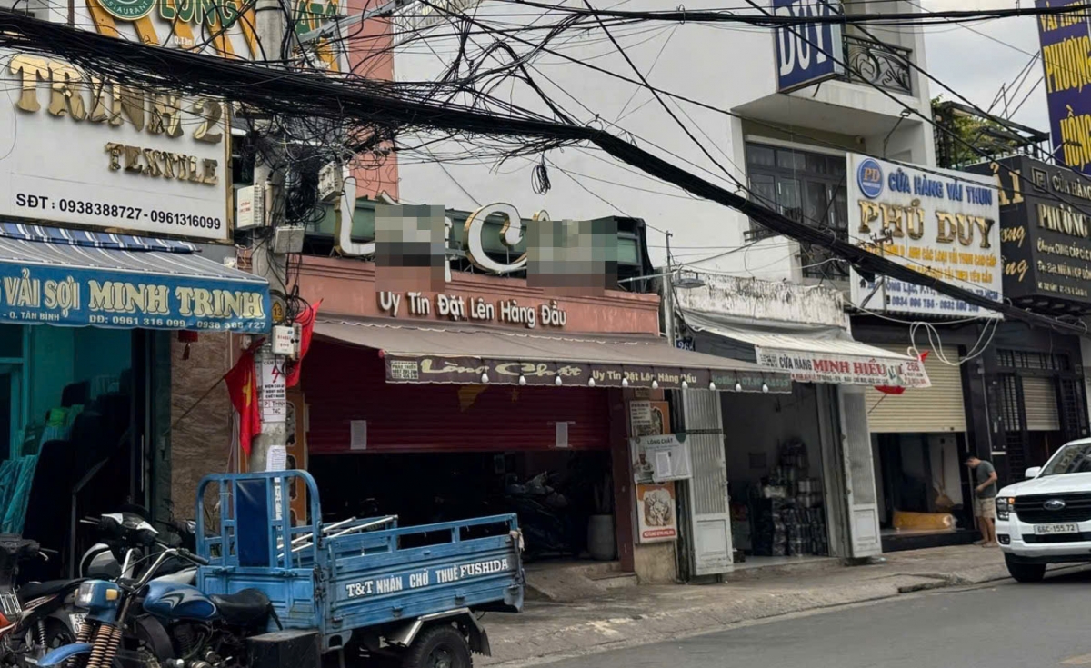 Quán L.C bị Sở ATTP kiểm tra nhưng báo hết hàng (Ảnh T.P)