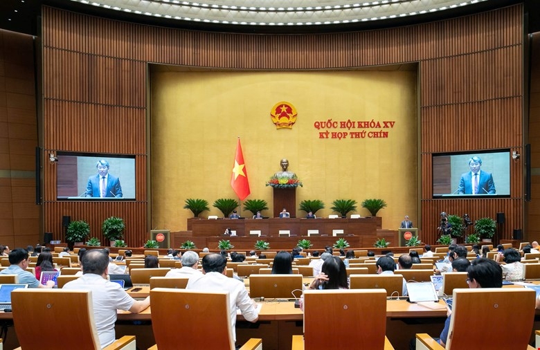 Quốc hội xem xét thông qua Nghị quyết về một số cơ chế, chính sách đặc biệt tạo đột phá trong công tác xây dựng và tổ chức thi hành pháp luật, tại Kỳ họp thứ 9