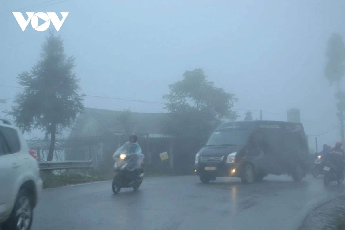 Sa Pa rét, nhiều nơi kèm sương mù