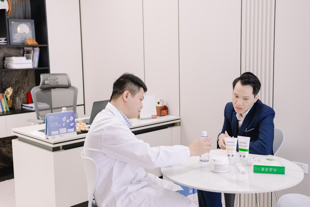 Viện trưởng Viện nghiên cứu Dược Phẩm và Mỹ Phẩm Việt Nam (IPCR) cùng Đại diện Keyshu