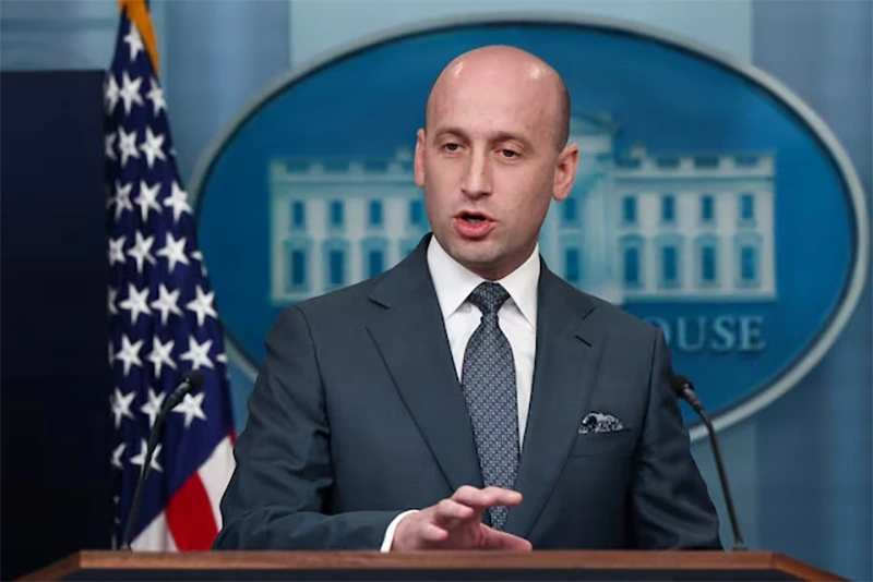 Phó Chánh văn phòng Nhà Trắng Stephen Miller trong buổi họp báo ở Nhà Trắng ngày 1/5/2025. Ảnh: Reuters