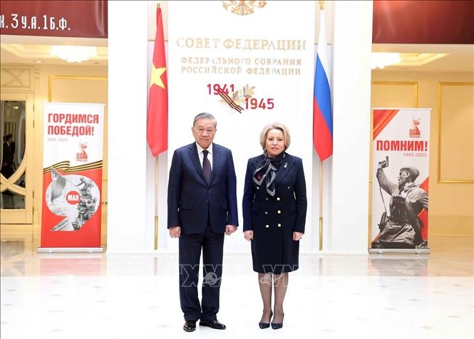Chủ tịch Hội đồng Liên bang, Quốc hội Liên bang Nga Valentina Matviyenko đón Tổng Bí thư Tô Lâm. Ảnh: Thống Nhất/TTXVN