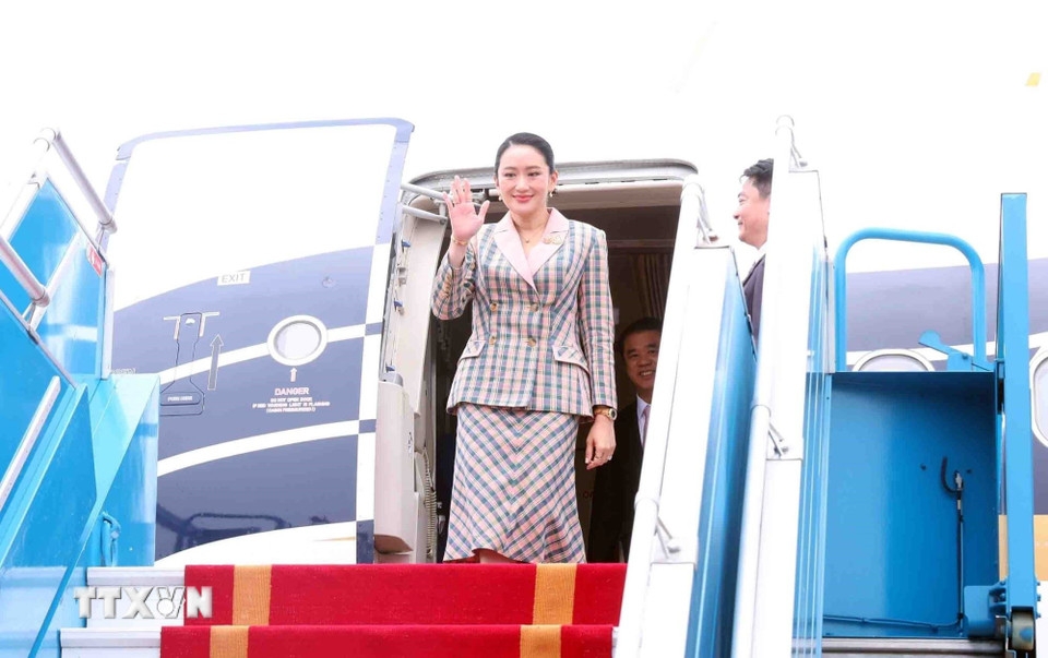 Thủ tướng Vương quốc Thái Lan Paetongtarn Shinawatra đến Hà Nội, bắt đầu thăm chính thức Việt Nam và đồng chủ trì Kỳ họp Nội các chung Việt Nam – Thái Lan.