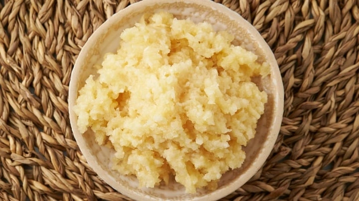 Tỏi băm để tủ lạnh được bao lâu? (Ảnh: The daily meal)
