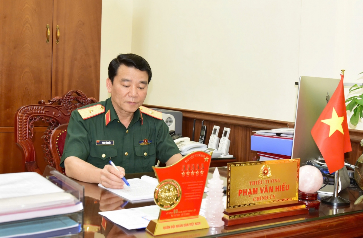 Thiếu tướng Phạm Văn Hiếu: "Chúng tôi luôn coi công tác đón tiếp, tuyên truyền, phục vụ đồng bào và khách quốc tế về Lăng viếng Bác là một trong những nhiệm vụ trọng tâm hàng đầu của đơn vị".