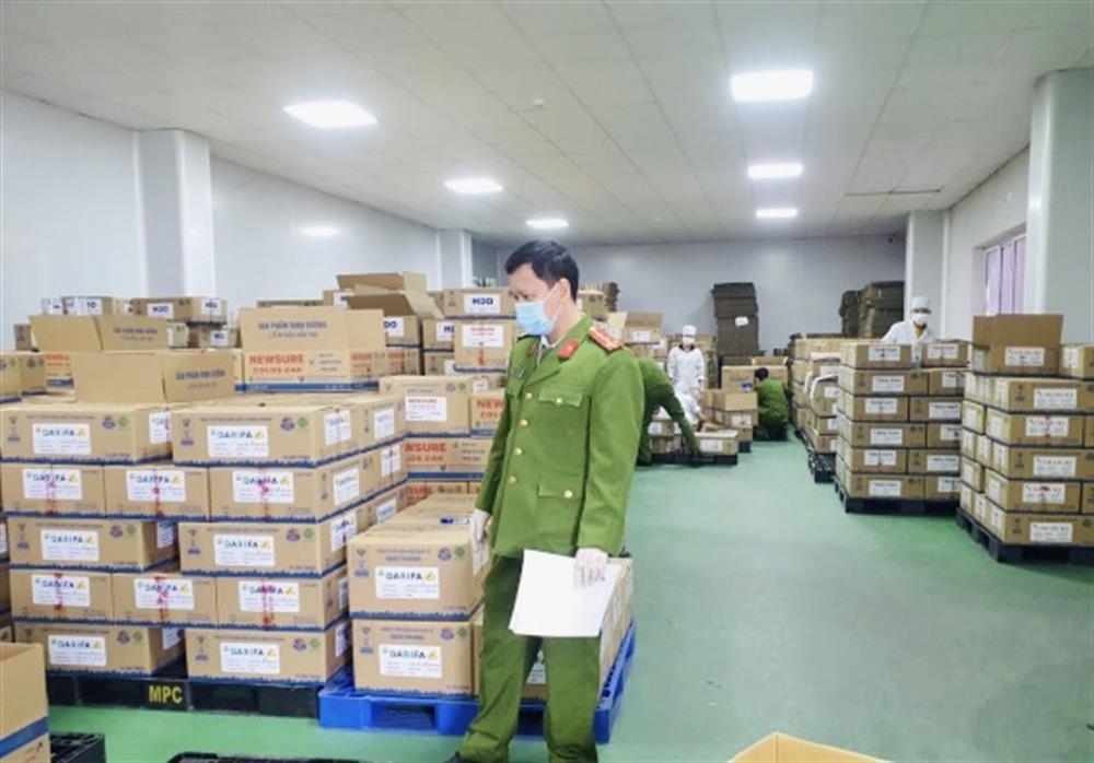 Cơ quan điều tra thu giữ hàng ngàn hộp sữa giả