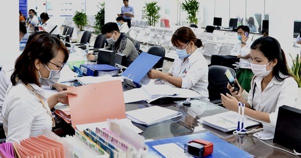 Thủ tướng chỉ đạo kịp thời bố trí kinh phí chi trả chế độ cho cán bộ, công chức, viên chức khi sắp xếp tổ chức bộ máy. (Ảnh: VGP)