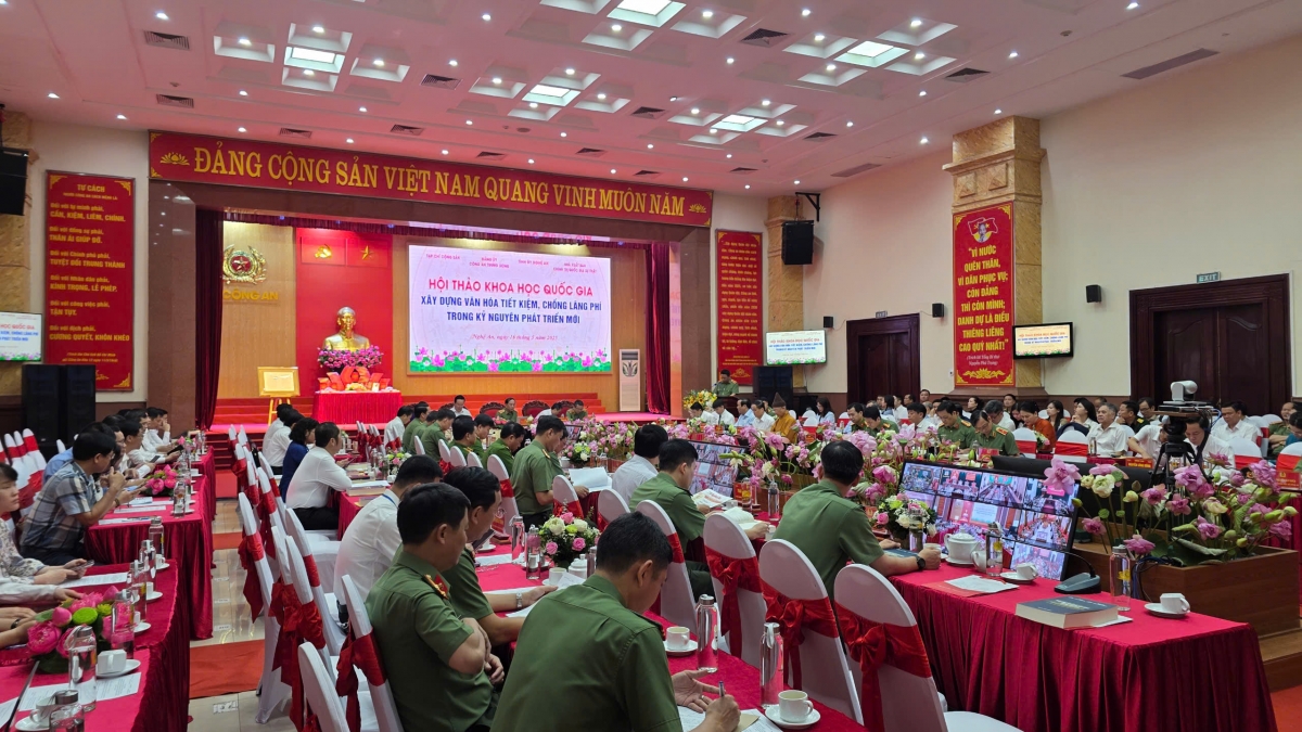 Toàn cảnh hội thảo