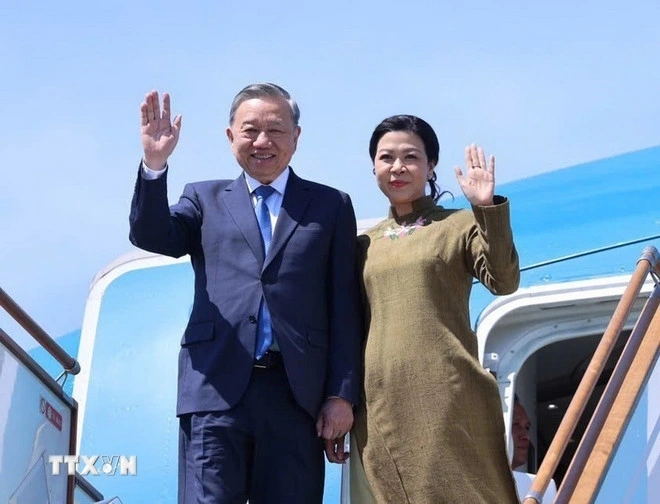 Chiều 8/5, Tổng Bí thư Tô Lâm và Phu nhân cùng Đoàn đại biểu cấp cao Việt Nam rời thủ đô Baku, kết thúc tốt đẹp chuyến thăm cấp Nhà nước tới Azerbaijan, lên đường thăm chính thức Liên bang Nga. (Ảnh: TTXVN)