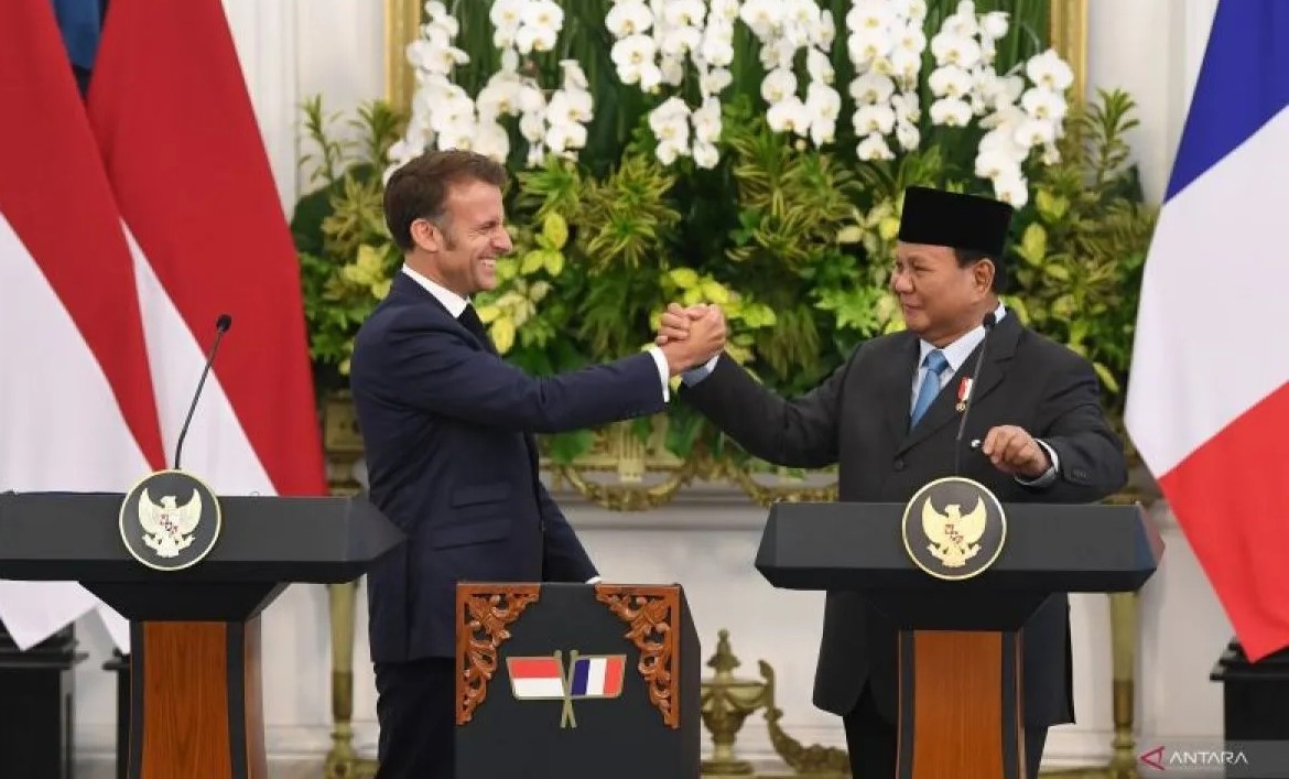 Tổng thống Indonesia Prabowo Subianto tiếp Tổng thống Pháp Emmanuel Macron tại Cung điện Merdeka, Jakarta (Antara)