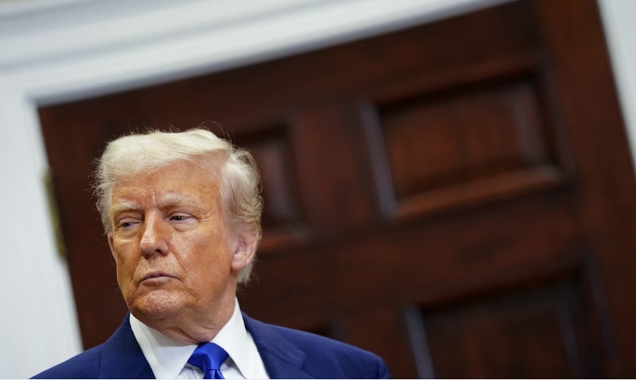 Tổng thống Donald Trump khi tham dự cuộc họp bên lề hội nghị thượng đỉnh G20 tại Osaka, Tokyo. Ảnh Reuters