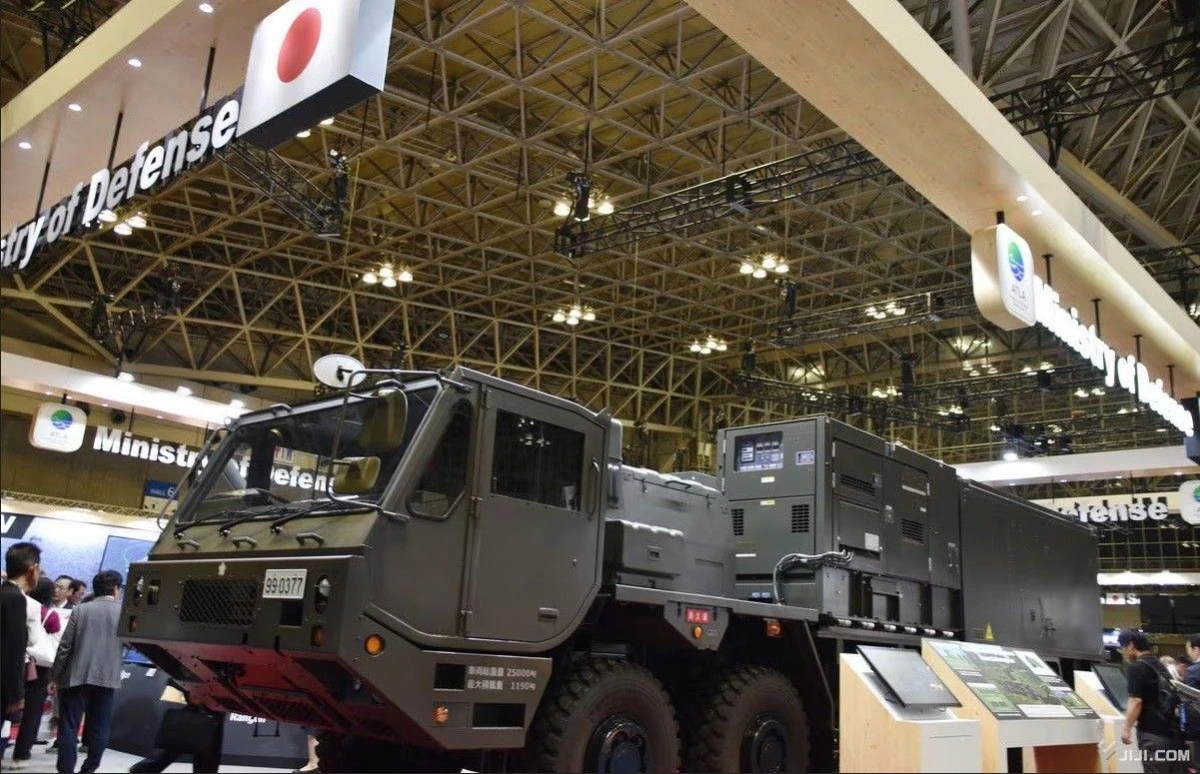 Khí tài chống thiết bị bay không người lái của Nhật Bản tại DSEI Japan 2025 (Ảnh: Jiji Press)