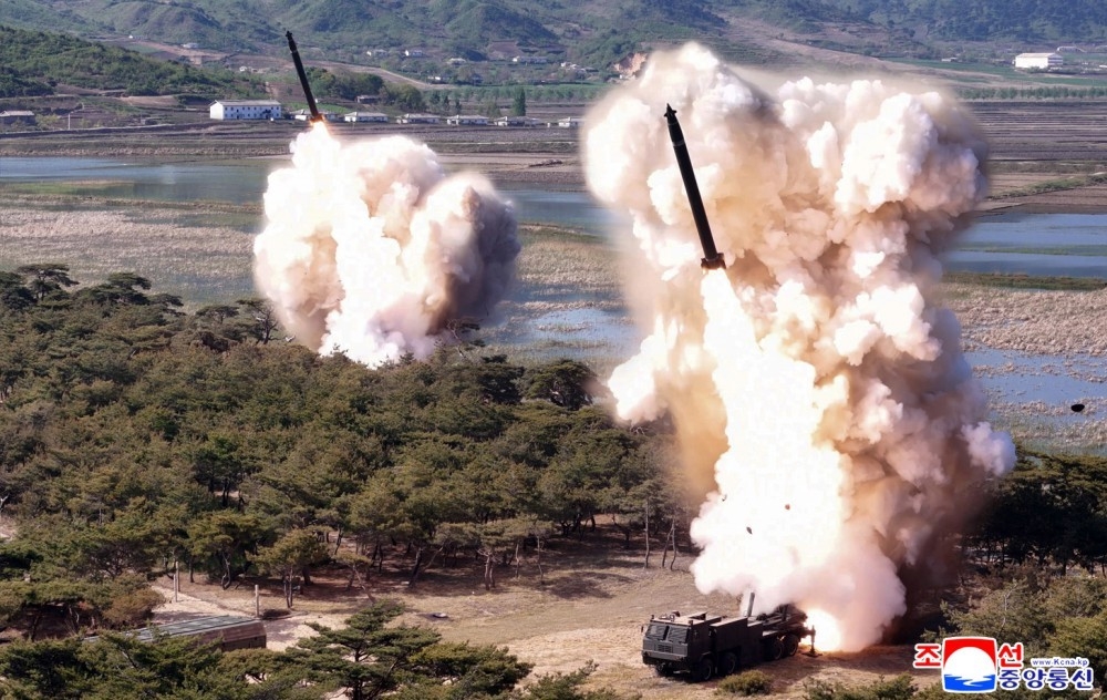 Hình ảnh cuộc diễn tập ngày 8/5 do KCNA đăng tải