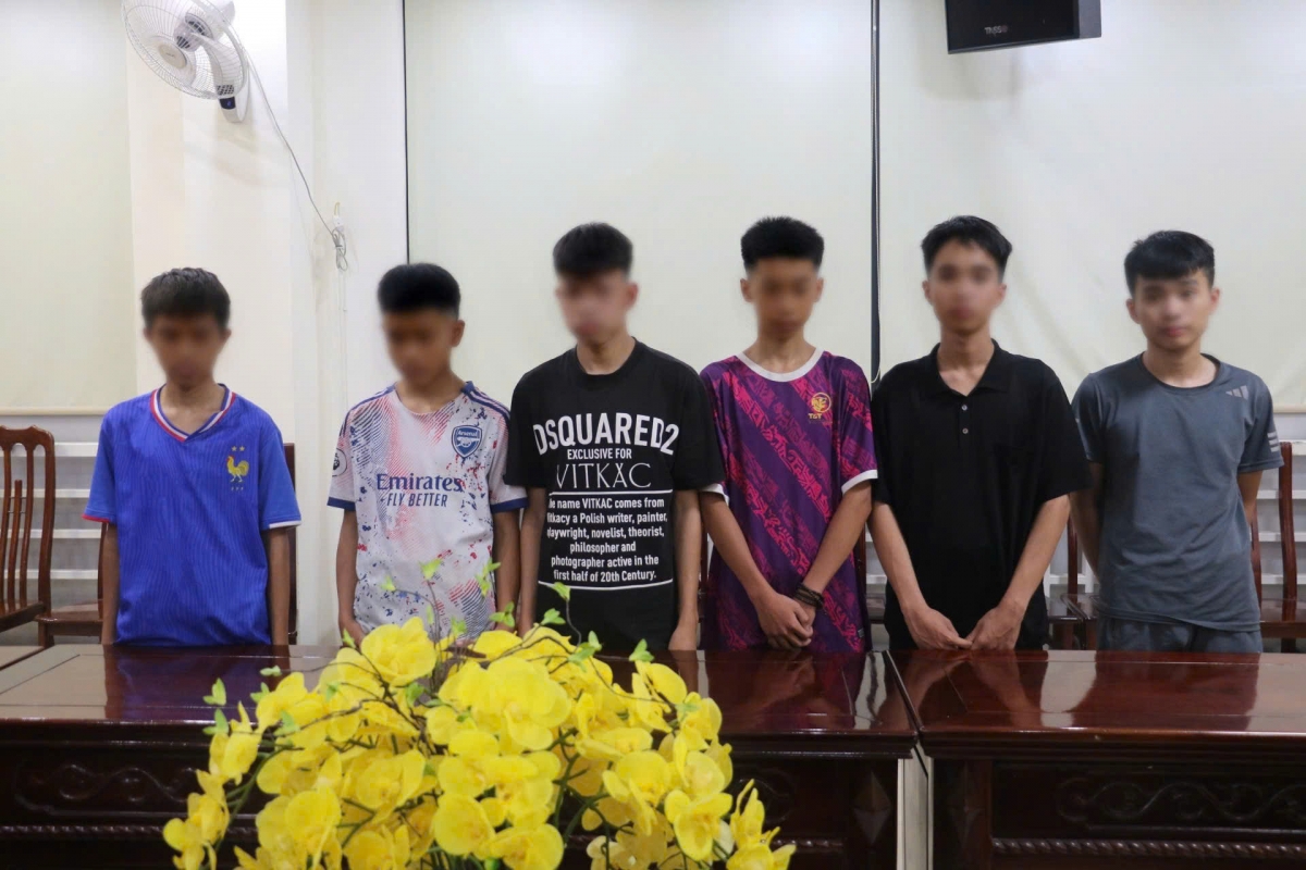 Nhóm 6 đối tượng trộm cắp tài sản bị bắt giữ. Ảnh: CANA.
