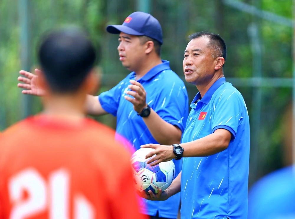 HLV Okiyama Masahiko khẳng định quyết tâm cùng ĐT nữ U19 Việt Nam lên ngôi tại Giải vô địch U19 nữ Đông Nam Á 2025. (Ảnh: VFF)