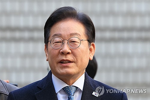 Ứng cử viên Lee Jae-myung “thoát hiểm trong gang tấc”. Ảnh Yonhap News